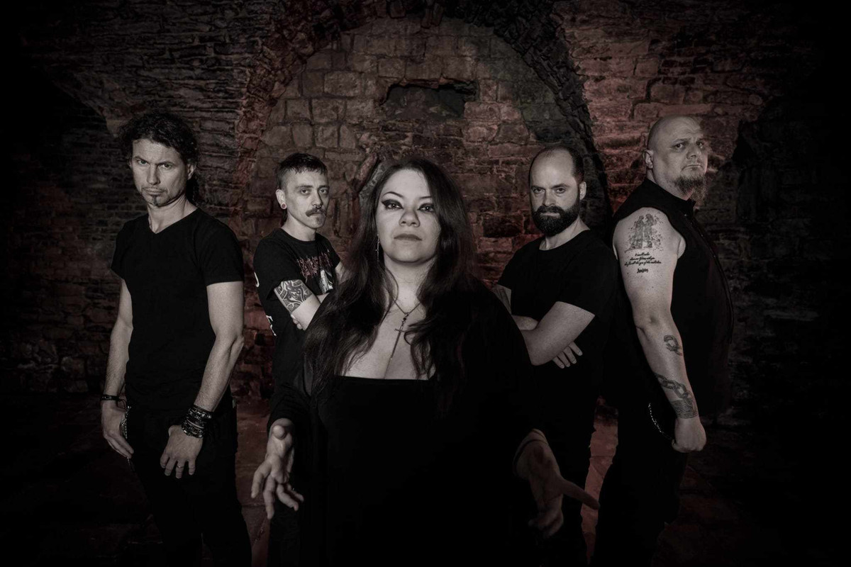 www.facebook.com/midnightmares.official