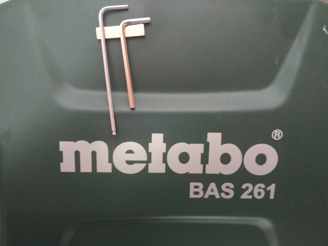 D7D650E1-E3AF-4EDB-AAD6-9693E98E7320