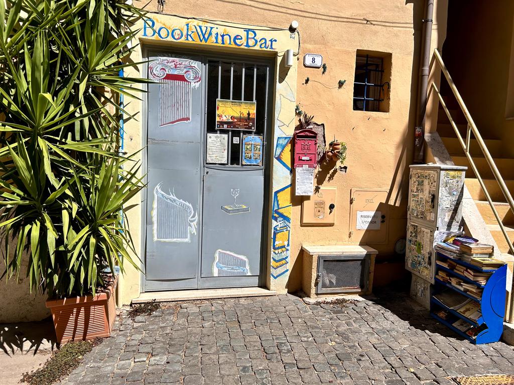 Жаркий сентябрь на побережье Тирренского моря.