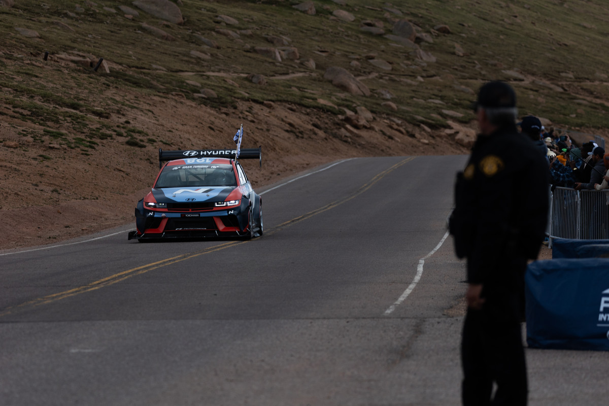 60172-HyundaiMotorsIONIQ5NSetsBenchmarkforCrossoverEVsatPikesPeakInternationalHillClimb