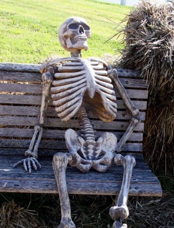 waiting skeleton