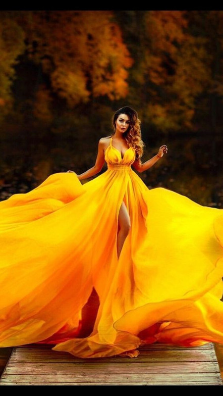 orangeflowydress.jpg