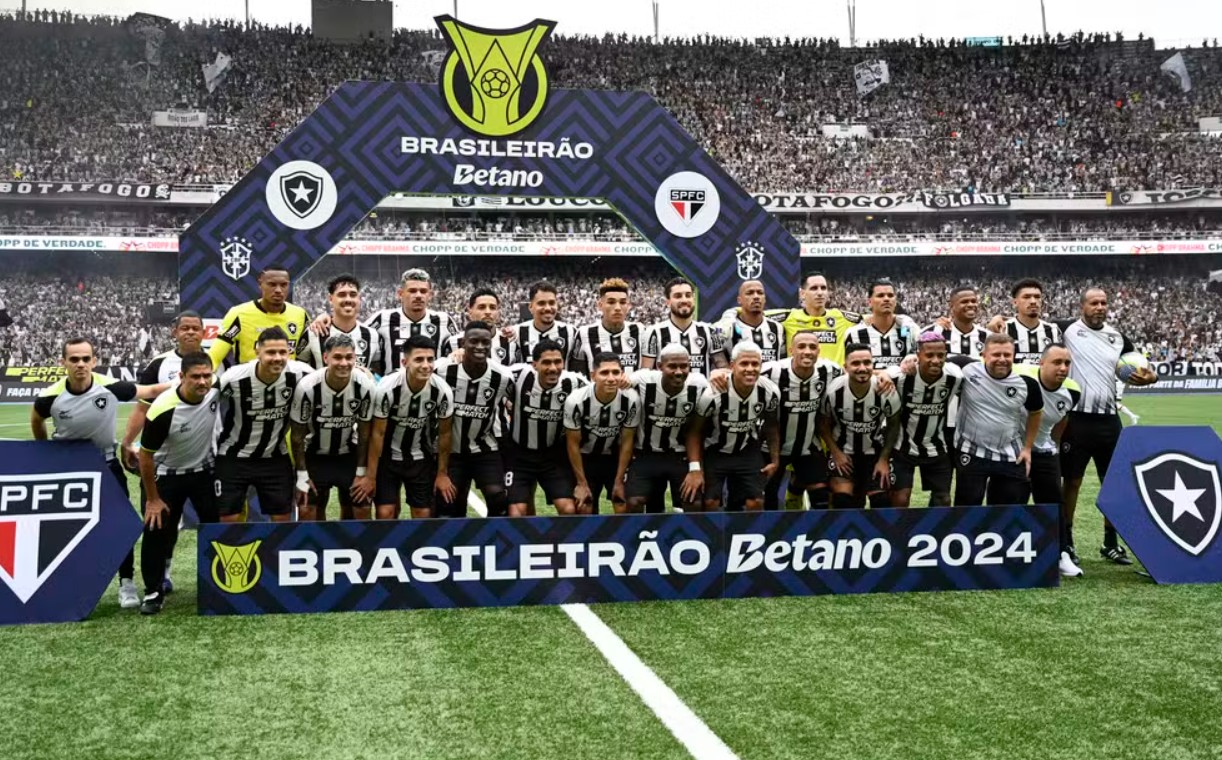 Foto dos jogadores campeões do Brasileiro e da Libertadores de 2024 — Foto: André Durão