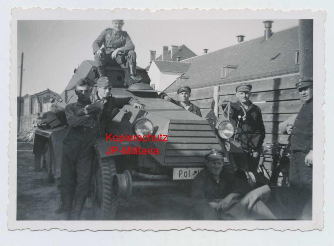 Original Foto Wehrmacht SPW Späh Panzer POLIZEI 