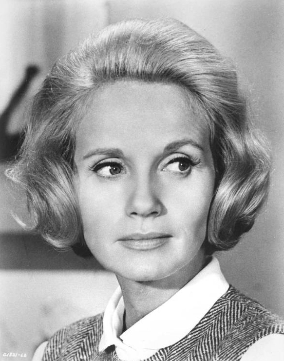 Eva_Marie_Saint_b01