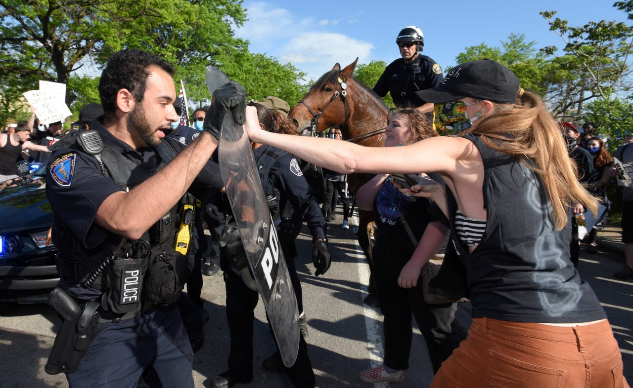 5F0C82F2-6BF6-46A8-8B76-482A2E52AADF