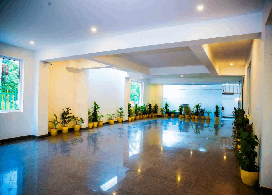 lime-tree-studio-service-apartments-near-artemis-hospitals