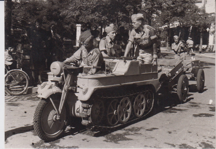 2.WK Foto Panzer Kettenkrad (3)