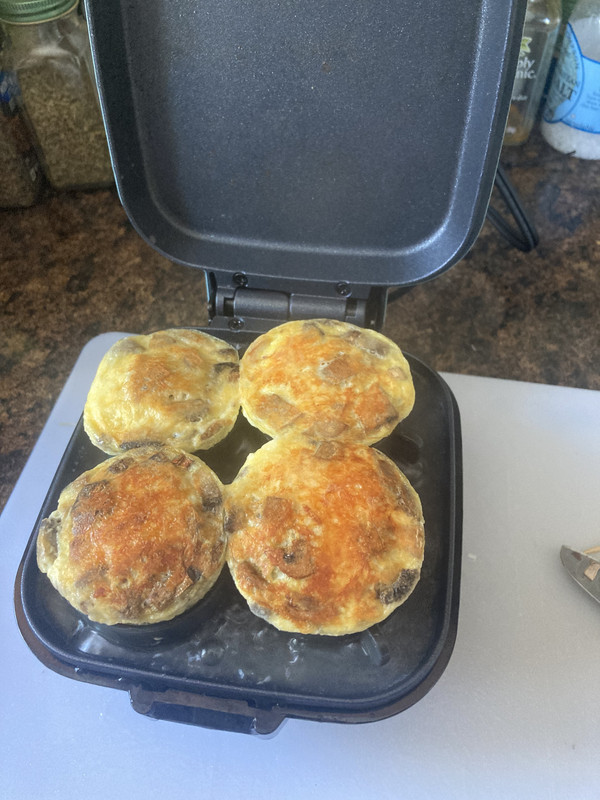 7C55C99D-AC25-4CEC-BFE2-20D9D609B3CE