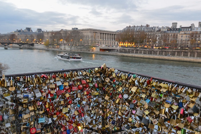 Le Ponts Des Arts, Paris.