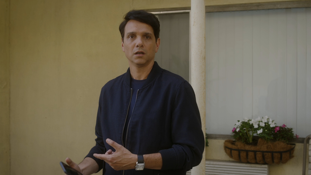cobra.kai.s03e01.1080p.web.h264-glhf.mkv_snapshot_26.52_[2021.01.01_09.47.59]
