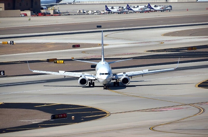 Landasan pacu di Bandara Phoenix Sky Harbor, Arizona.