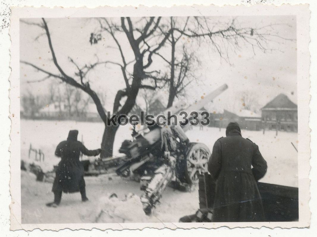Foto Mörser Artillerie Geschütz in Feuerstellung in Staraja Russa Winter 1942