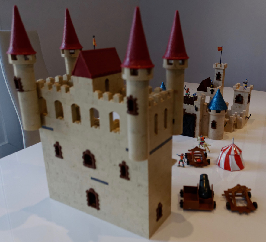 Exin Castillos - Asalto a la Fortalez y Casa dis