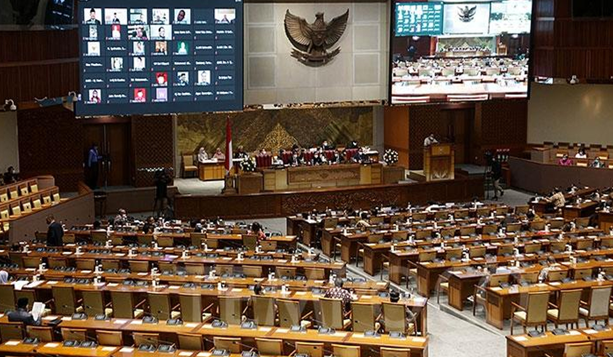Paripurna DPR Resmi Renstra Jalan Mulus Omnibus Law RUU Politik!