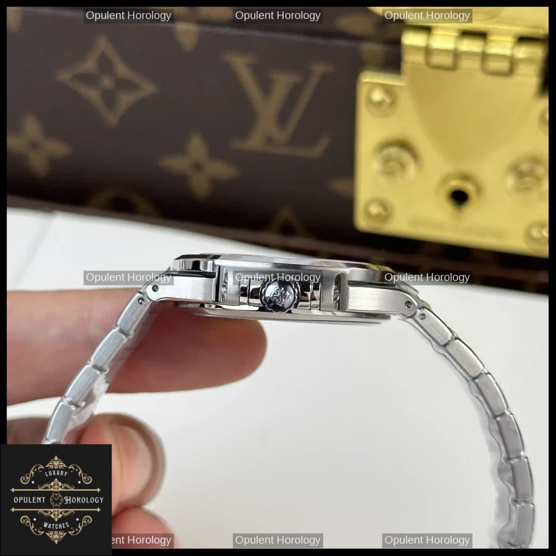 Patek Philippe Nautilus 7118 Automatic 35.2mm Blue Dial Steel Women's Watch