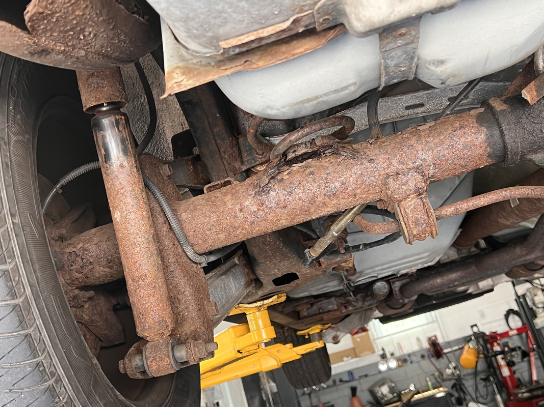 E0FB3710-50CC-4E5D-BCB0-C2B5CE0F1ED3