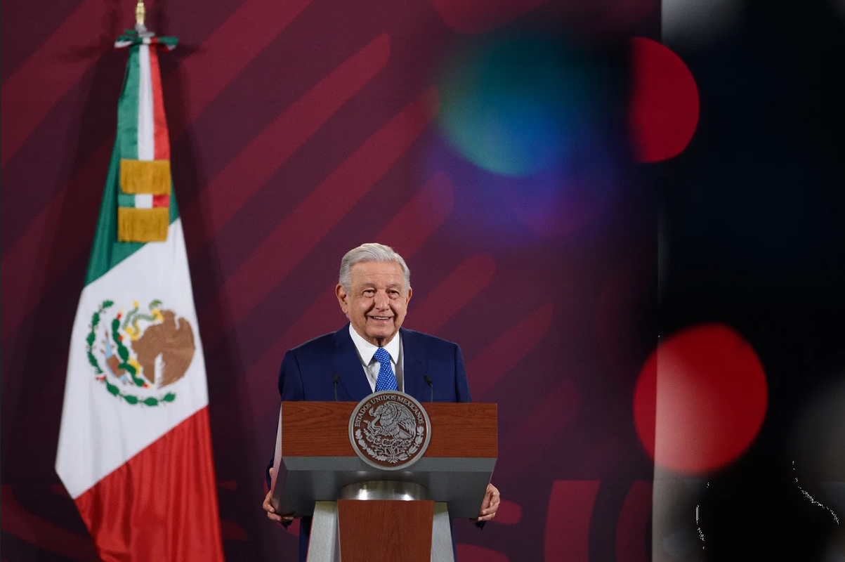 “Prohibido prohibir”: AMLO rechaza cierre de cuenta de Vicente Fox