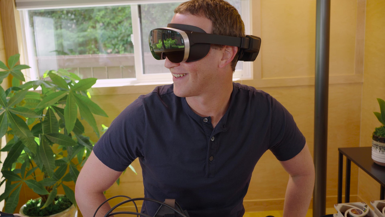 Zuckerberg-wearing-Holocake-2-Meta-proto