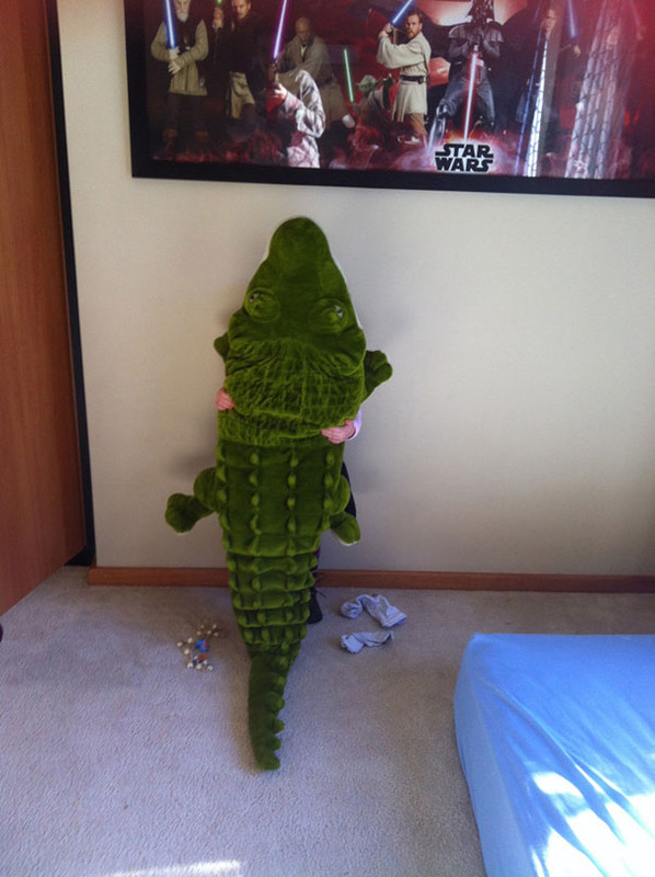 funny-kids-playing-hide-and-seek-49-605