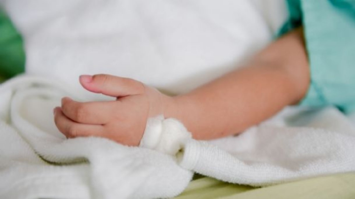 Adolescente violó y asesinó a una bebé de 11 meses cuando estaba en casa