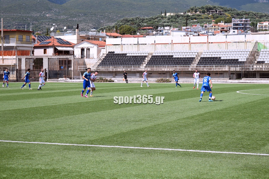 , &Pi;&alpha;&nu;&theta;&omicron;&upsilon;&rho;&iota;&alpha;&kappa;ό&sigmaf;- &Pi;&alpha;&lambda;&lambda;&eta;&xi;&omicron;&upsilon;&rho;&iota;&alpha;&kappa;ό&sigmaf; 3-0: &Mu;&epsilon; &tau;&omicron; &delta;&epsilon;&xi;ί &sigma;&tau;&alpha; &mu;&pi;&alpha;&rho;ά&zeta; &mu;&epsilon; &chi;&alpha;&tau; &tau;&rho;&iota;&kappa; &tau;&omicron;&upsilon; &Alpha;&gamma;&gamma;&epsilon;&lambda;ή (&phi;&omega;&tau;&omicron;&gamma;&rho;&alpha;&phi;ί&epsilon;&sigmaf;)