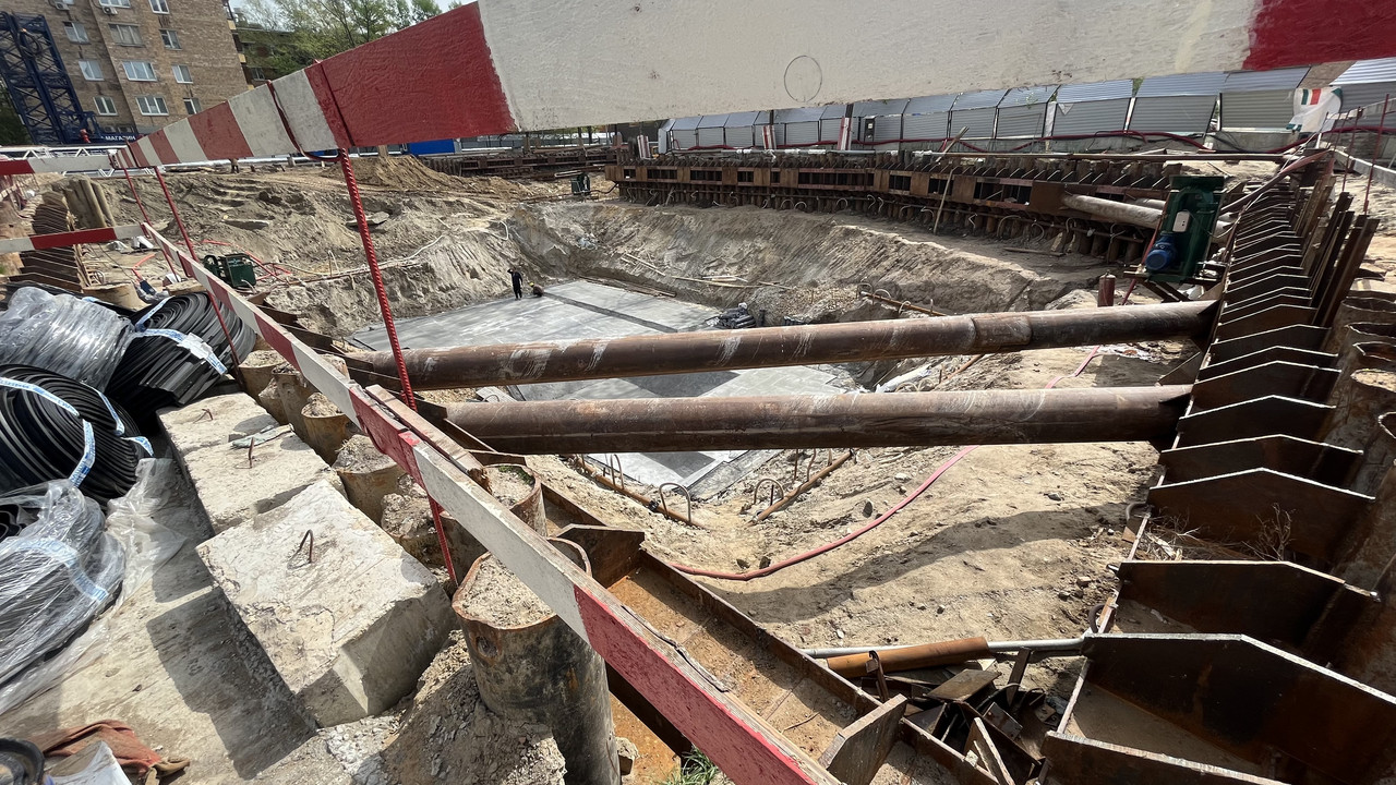 D1D8E439-001C-4849-A561-E37D0B4E1E0E