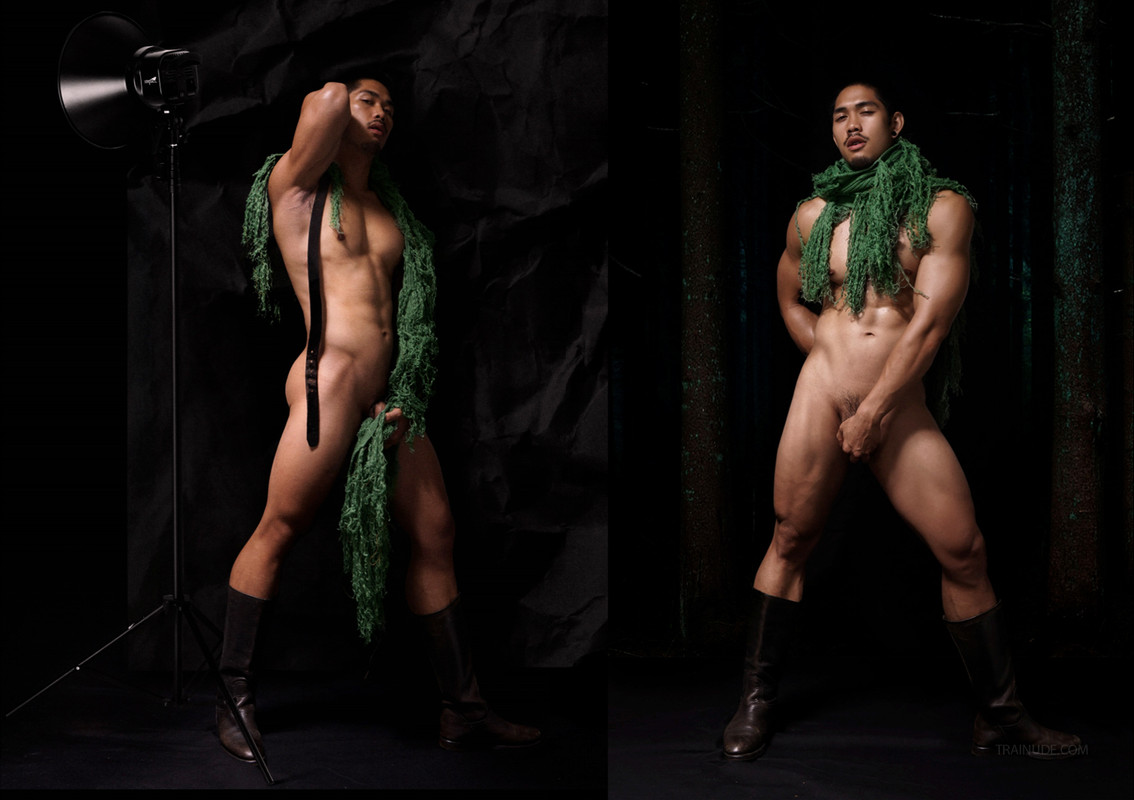 MART NEW YEAR (Non-sex) - Chàng lực lưỡng có con rắn chà bá