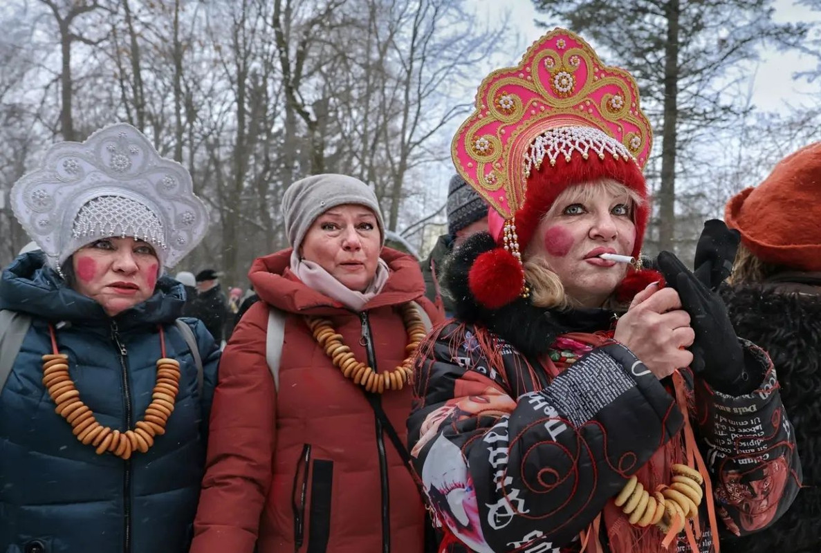 Kol lietuviškos išgamos žiba visame savo skurde ir spindesyje, tol Putinas tyliai rūko kamputyje.