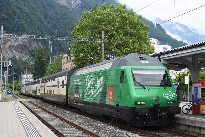 DSC-9942-460-010-a-Interlaken-Westt-le-1