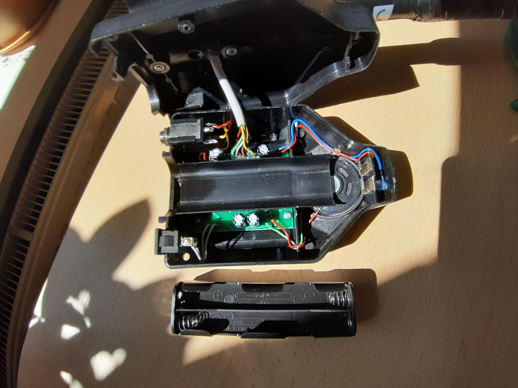 Всритіє холдер рядом