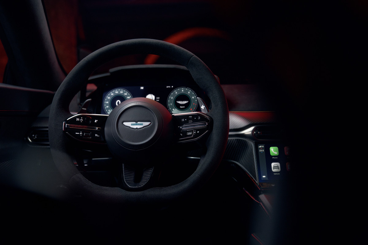 Aston_Martin_Vantage_S_11