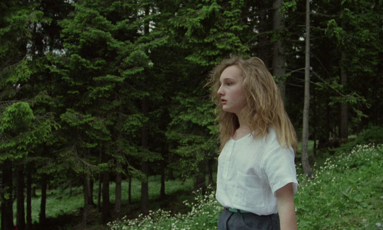 Phenomena (1985) (1080p BluRay x265 r00t)-2