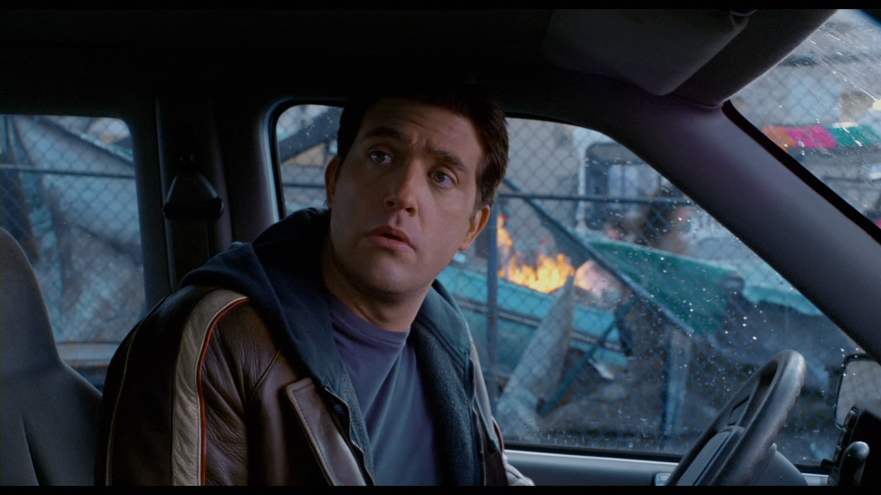 Scary Movie 4 (2006) (1080p Bluray AV1 Opus) [NeoNyx343] - [00:38:39.818]v1