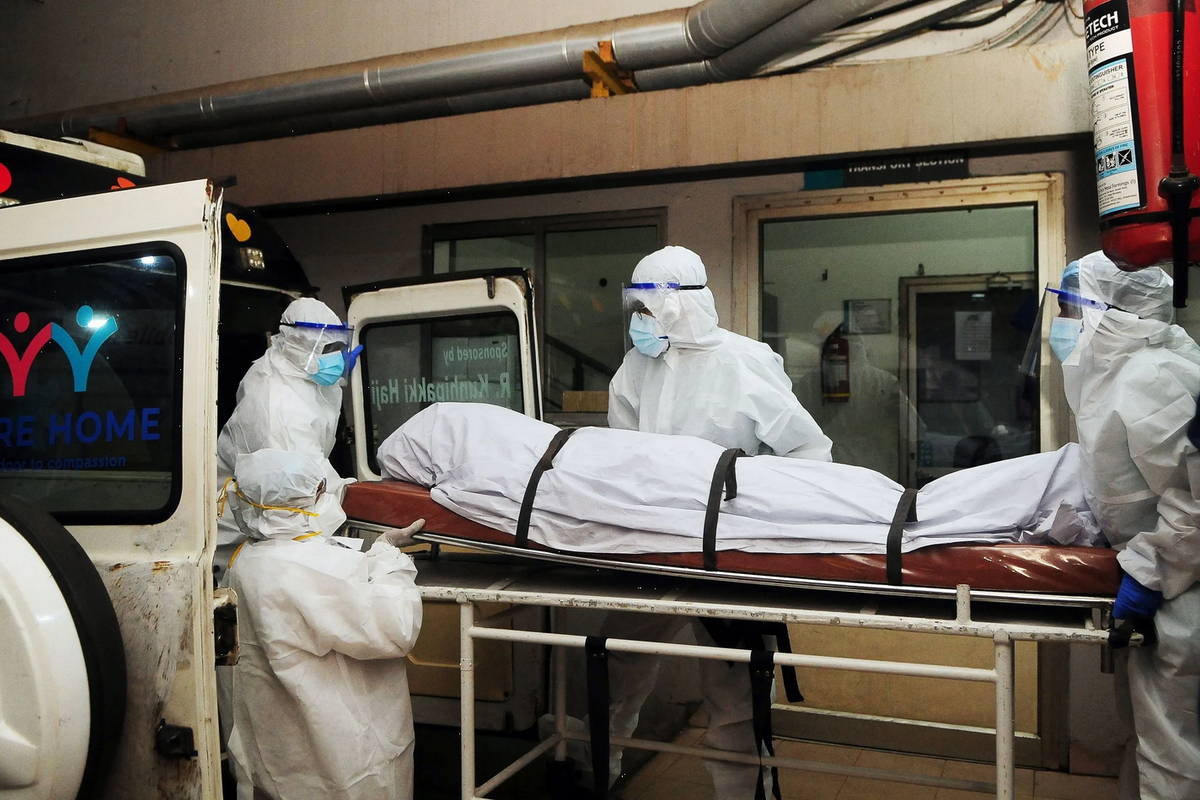 Alerta máxima en India: Prohíben reuniones y cierran escuelas por mortal virus