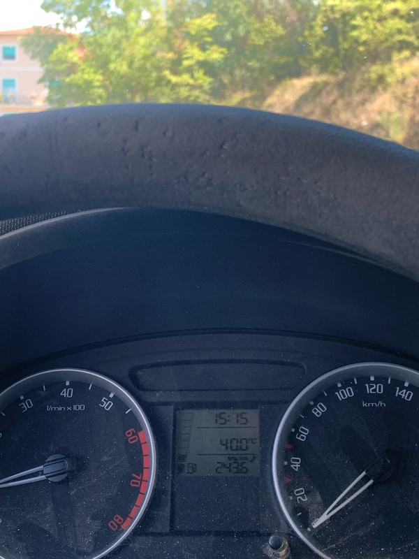 60F5DD86-1261-4854-A24F-DAFC12193AD2