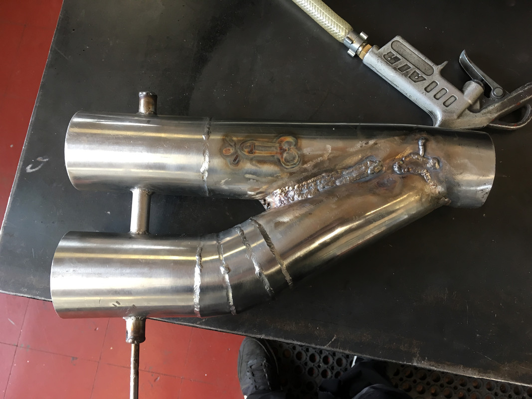 204914B0-BFFC-4F4A-B136-92037352518F