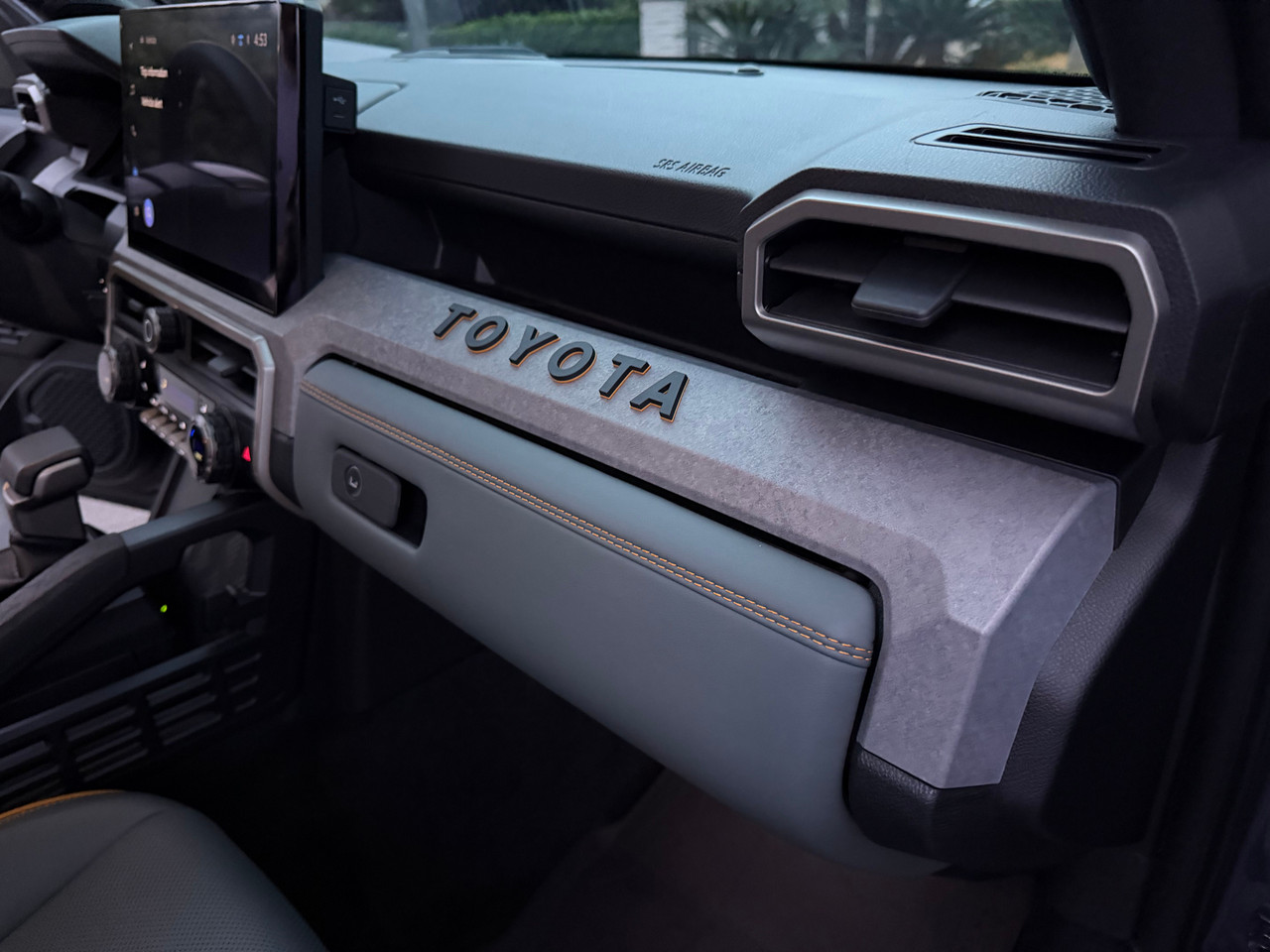 Vehicle thumbnail 25