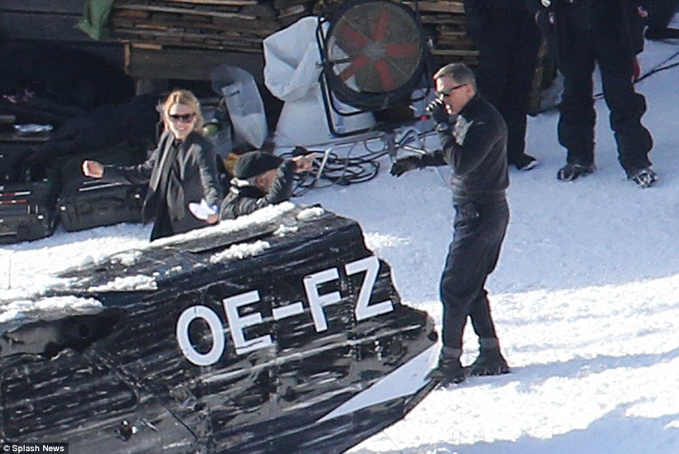 24B8E59500000578-2911841-Getting_direction_Danie