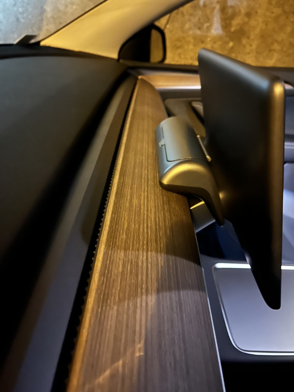 AFAFC21B-1BD7-485E-ACEE-0F5B5ABC867F