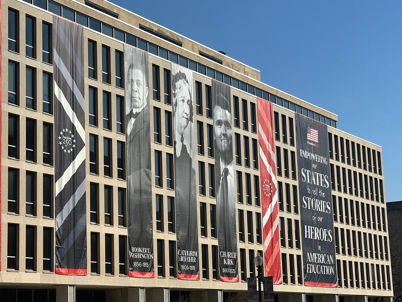 bafkreifnp5mlrcqfvci2tvscbpimmf7pyekfnm2asz2emf2qk2dintdjdu