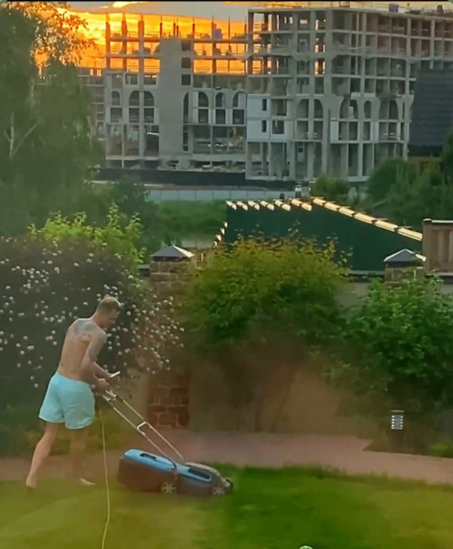 D2598670-CB23-4D21-8518-85DC51D6EA15