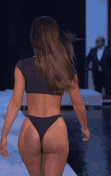 steph-rayner-runaway.gif