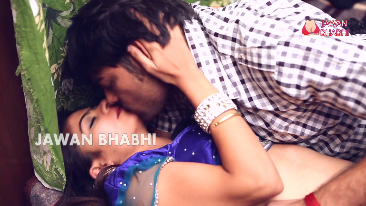 Garam Bhabhi Ki Bra Utari Tailor Ne.mp4_snapshot_04.20_[2021.09.25_15.51.28]