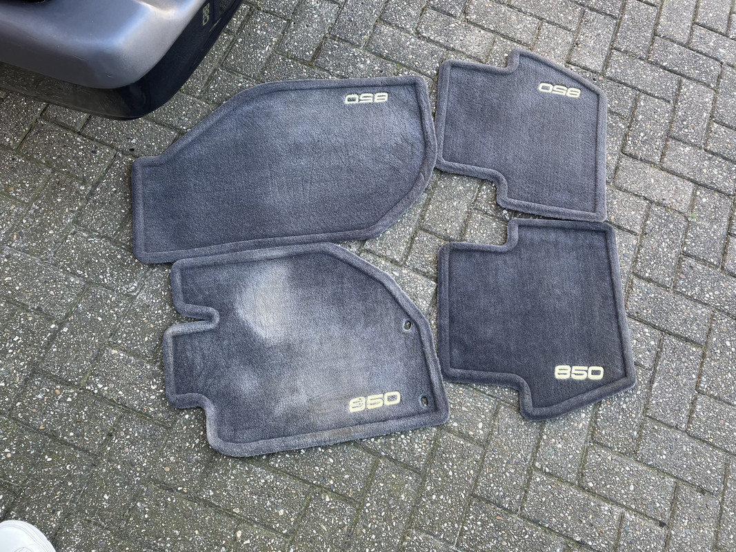 C9521D41-6C52-4BD1-AFA7-0AF6BABBB459