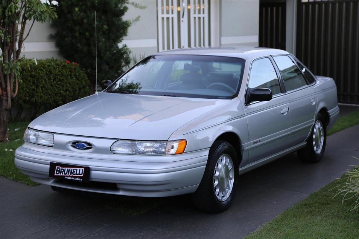 Encontro Campo de Marte Ford-Taurus-GL-1995-carros-antigos-41