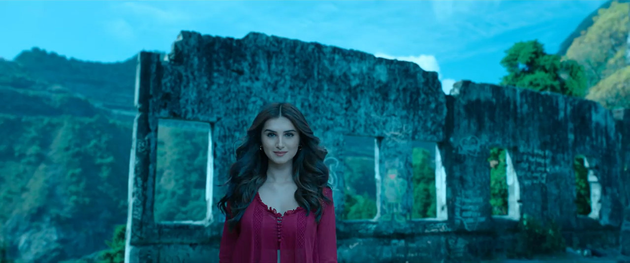 Tadap 2021 WebRip [Hindi] 480p 720p ESub Screenshot