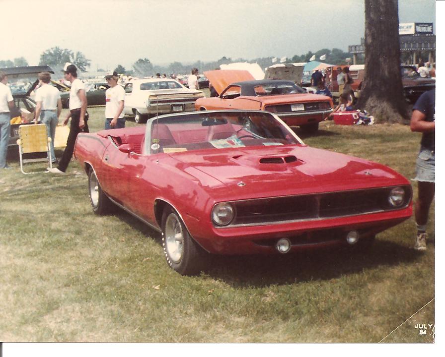 6158259-MoparNationals19841970CudaHemiconvred