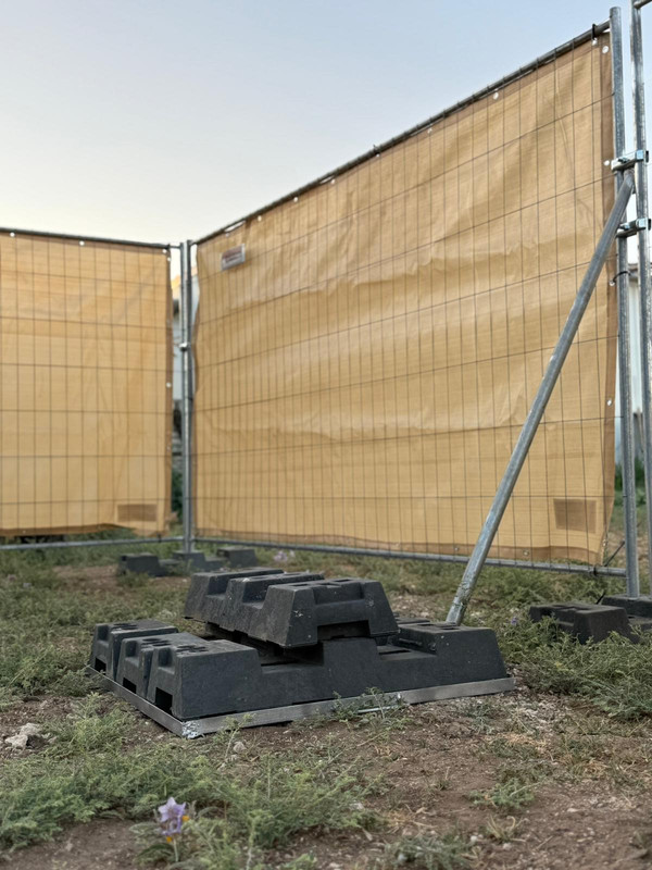 גידור אתר בנייה