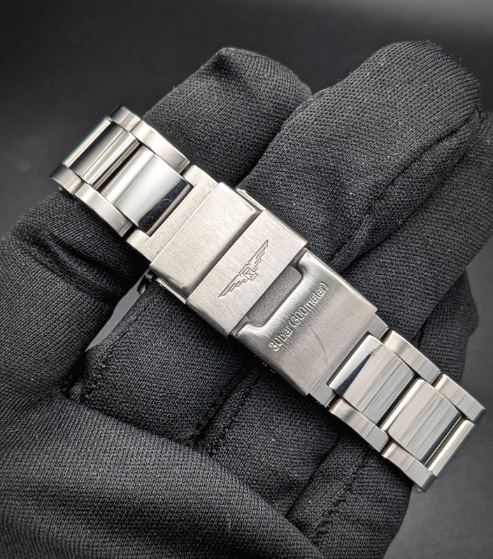 PXL 20260213 040543876 PORTRAIT ORIGINAL